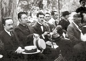 Jose Vasconcelos og Diego Rivera under et udendørs arrangement i Chapultepec Park, Mexico City, 1921